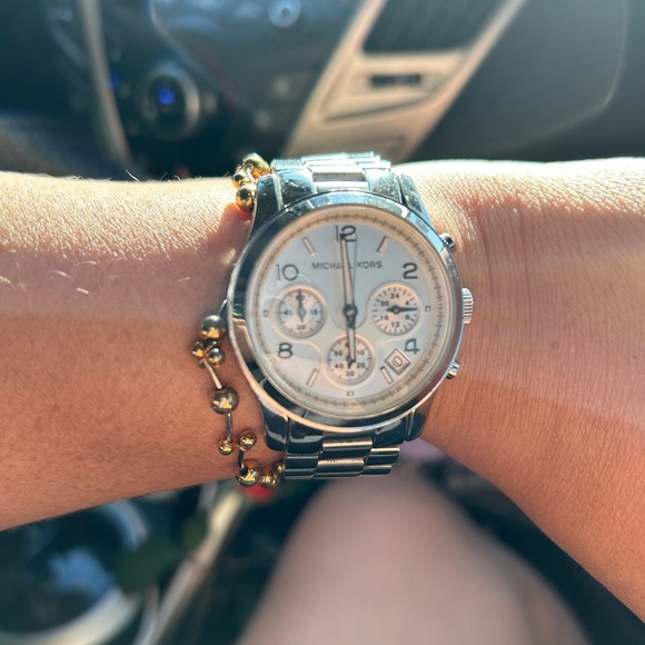 Michael Kors Metallic Silver Watch with Chronograph - Picture 2 of 10